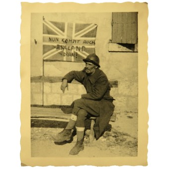 Photo of french POW and the british flag with German inscription -Nun kommt auch england dran. Espenlaub militaria
